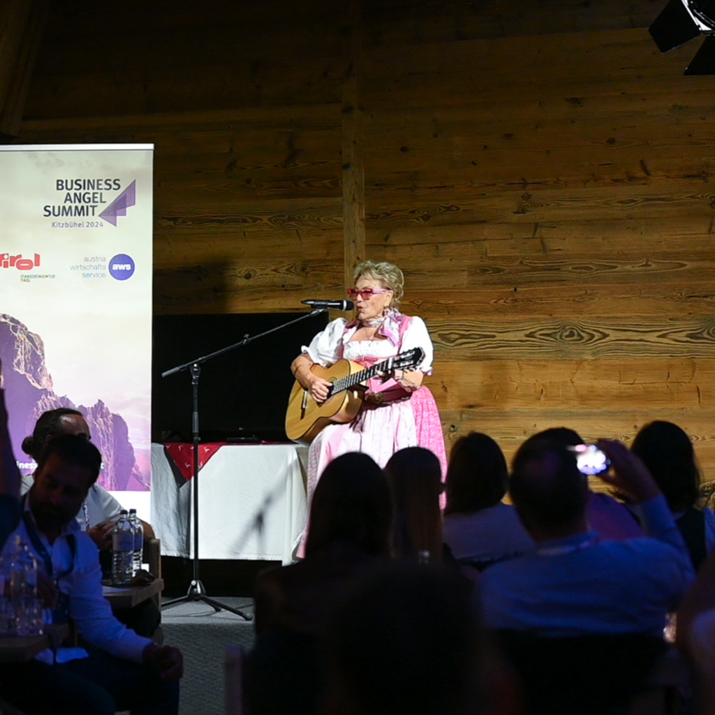 traditional entertainment in kitzbühel